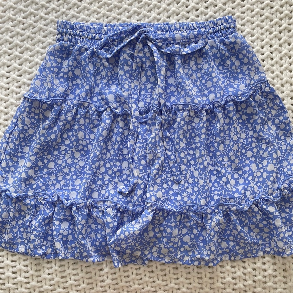 Super comfy skit with silky lining